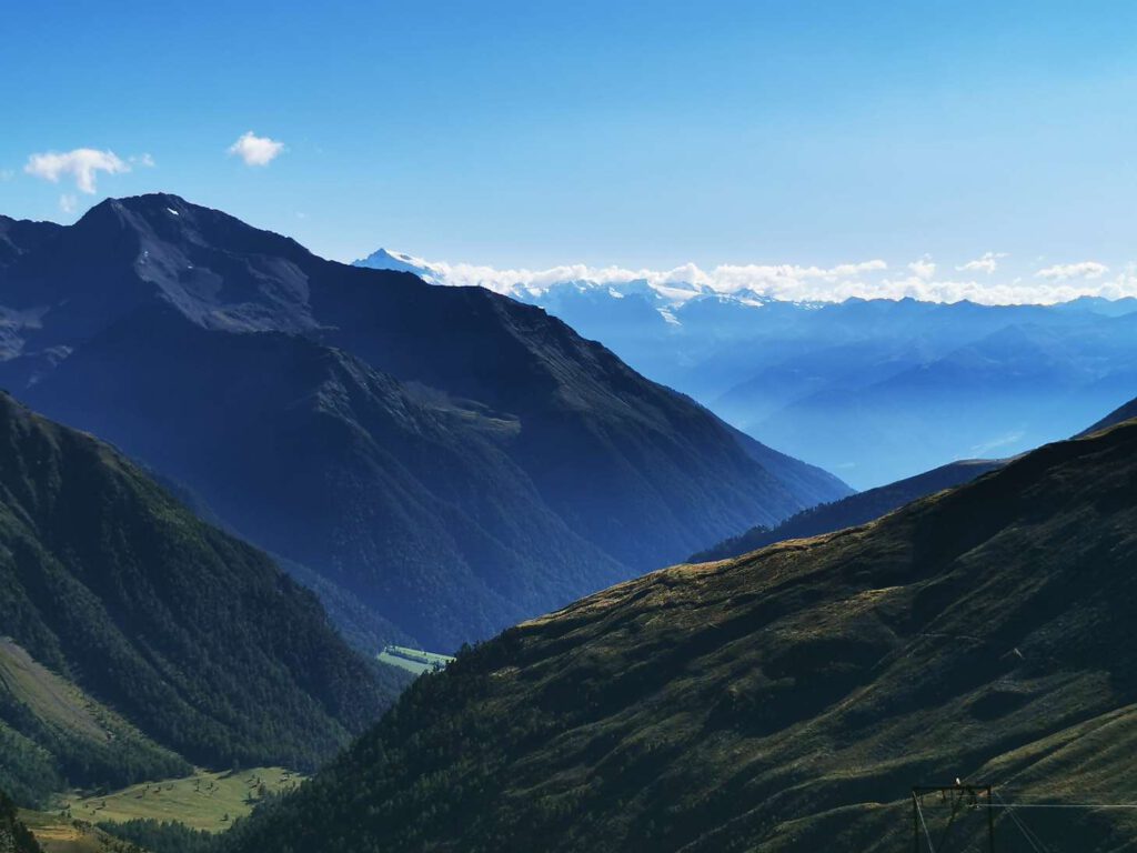 Blick von der Oberetteshütte aus ins Matschertal - im Hintergrund: der Ortler